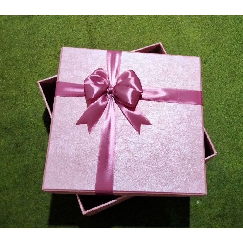 

KOTAK KADO/HADIAH/Gift Box Costum 22x22x8