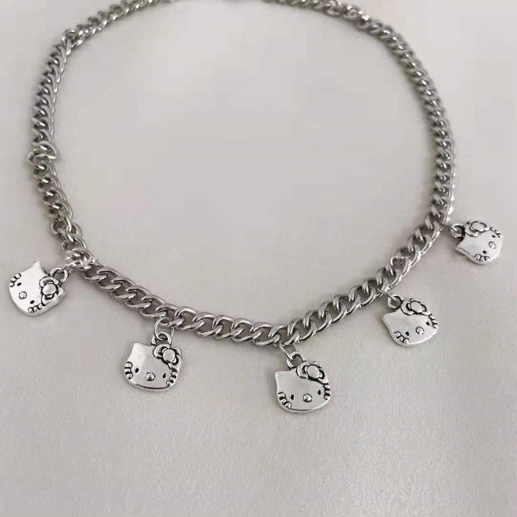 Kalung Rantai Klavikula Hias Liontin Kartun Hello Kitty Bahan Logam Gaya Vintage Untuk Hadiah