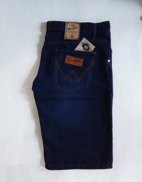 Celana pendek jeans jumbo