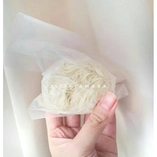 

Termurah Mie Ramen Mentah 100 Gr (1 Porsi) Helaian Tipis