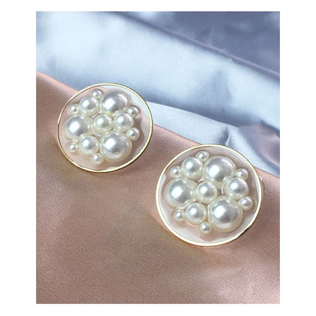 LRC Anting Tusuk Fashion White Artificial pearl Geometric Round Earrings D34708