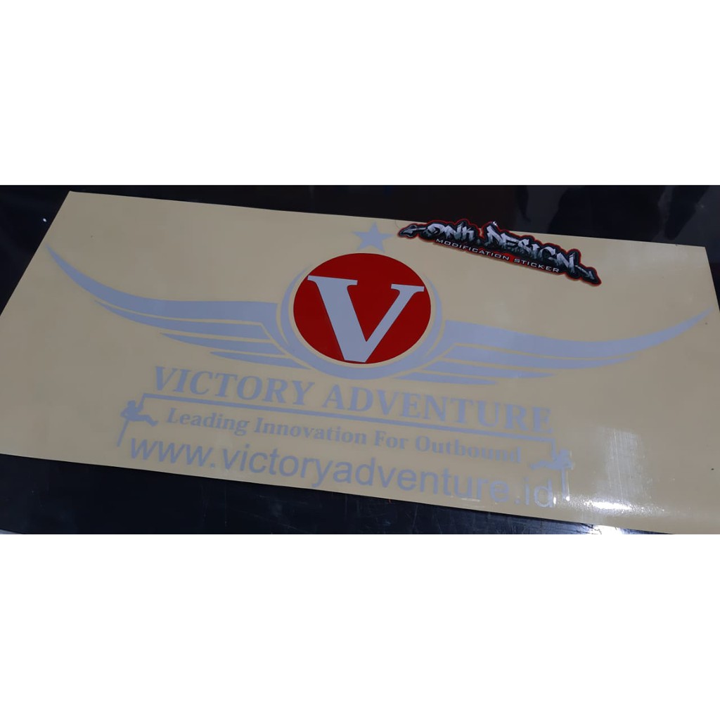 

cutting sticker stiker bebas desain printing waterproof label merk laminasi 164
