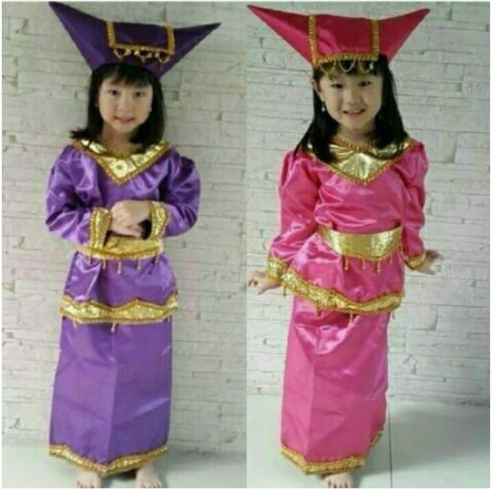 Pakaian Adat Sumatra Barat (Padang) Perempuan