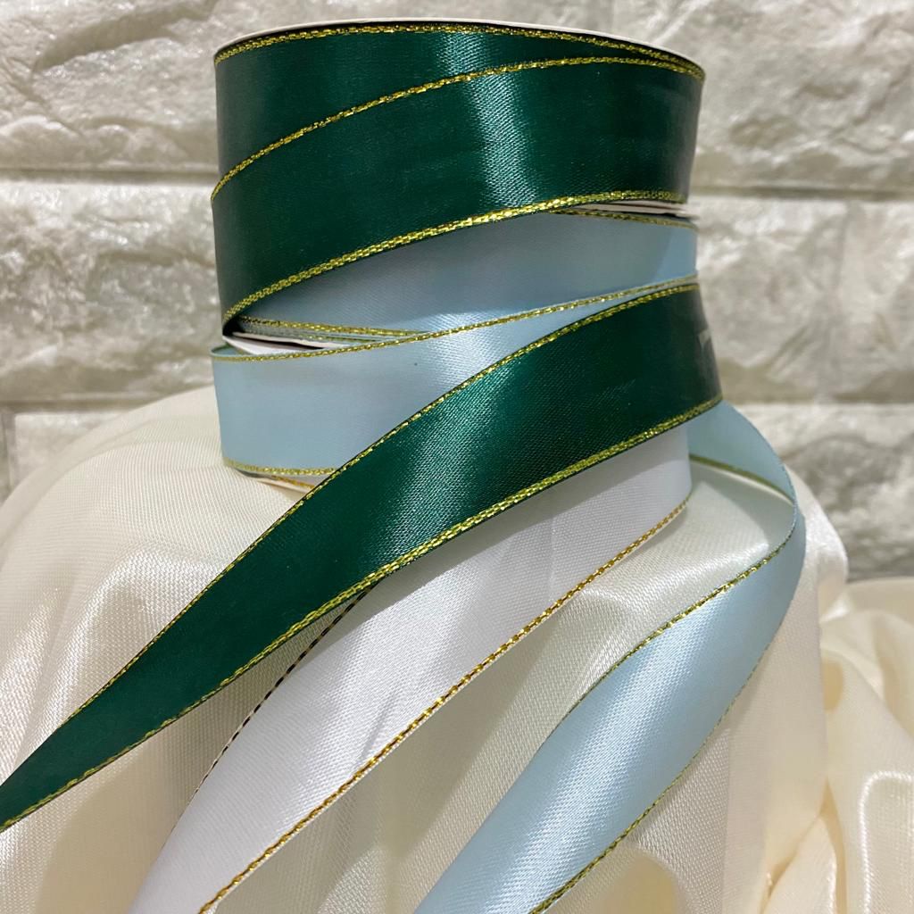 

SATIN GOLD LACED RIBBON PITA SATIN PEMBUNGKUS KADO DENGAN OMBRE EMAS HARGA UNTUK 1 METER DEKORASI KUE PEMBUNGKUS CAKE BOX