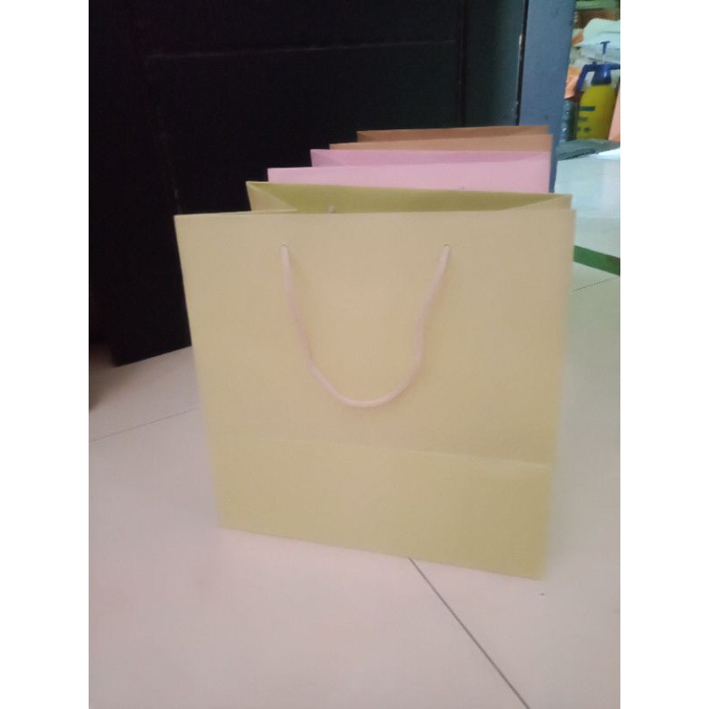 PAPERBAG BENTO POLOS (ALAS 25X17X TINGGI 25) PINK CREAM