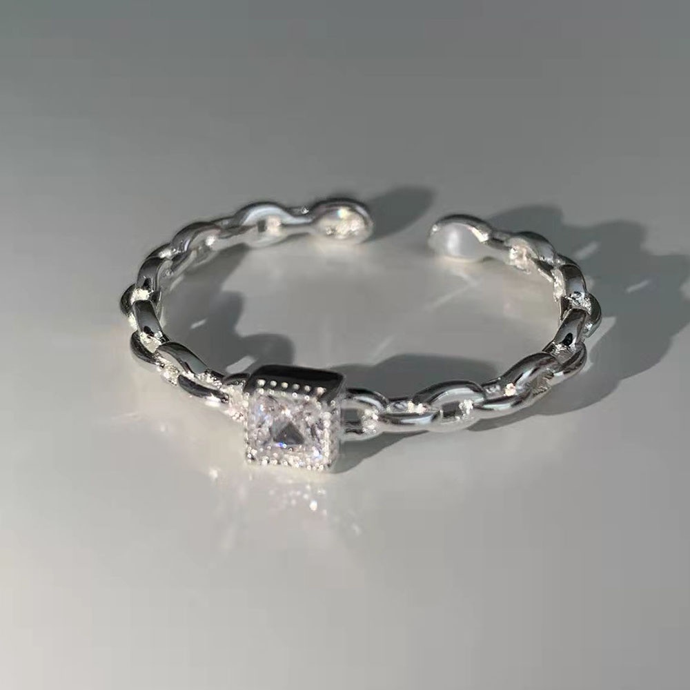 Cincin Berlian Persegi Model Terbuka Untuk Wanita