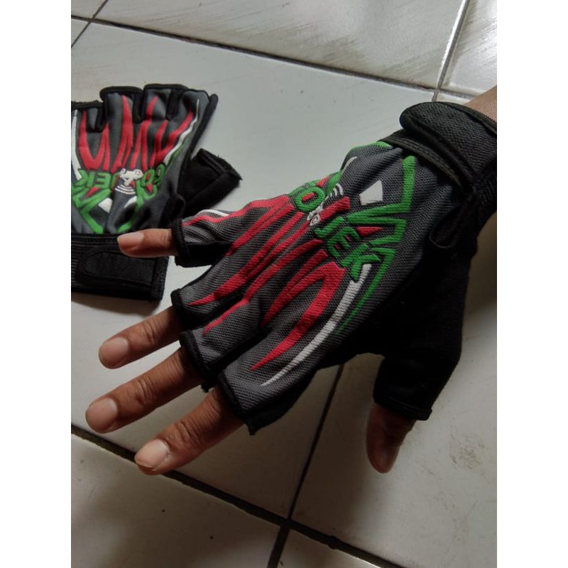 sarung tangan logo gojek