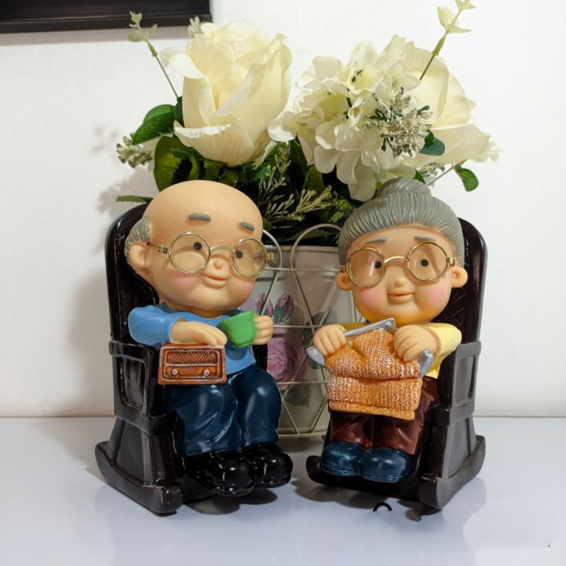 MINIATUR OPA OMA /PAJANGAN OPA OMA