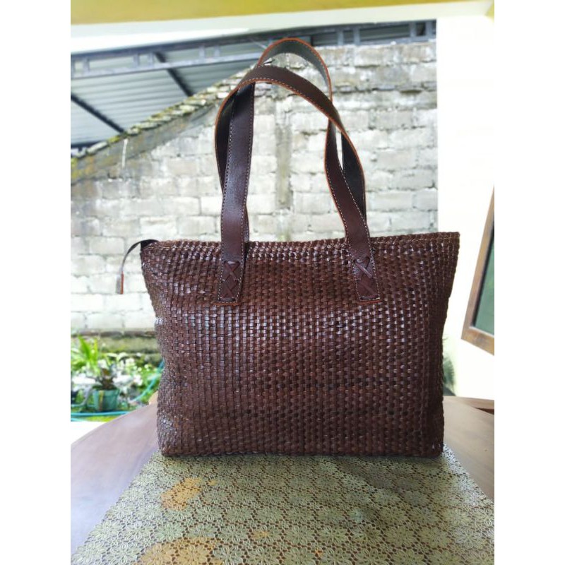 Lins Craft- Tas Kulit Bottega Anyam Warna Coklat Tua