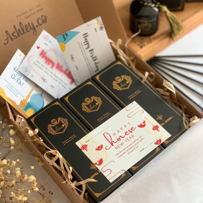 Hampers Wisuda Graduation Gift Box Birthday Wedding 3 in 1 Hadiah Pengharum Pewangi Ruangan Reed Diffuser Wangi Hotel Series Aromaterapi 50 ml