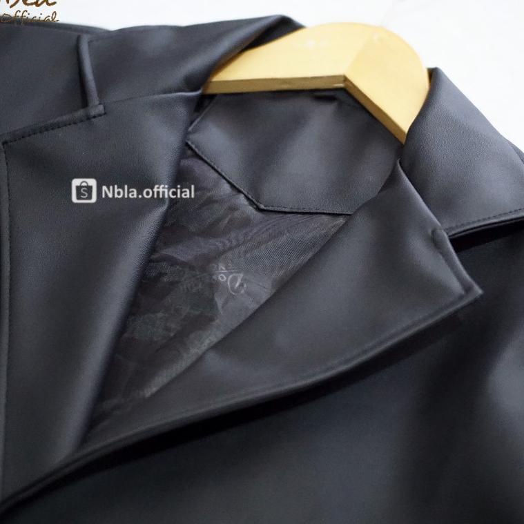 Blazer Crop Kulit Sintetis Blazer Crop Jaket Hitam Wanita Jaket Crop Hitam Blazer Crop Wanita Blezer
