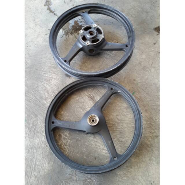 (Original) Pelek racing depan belakang tiger revo  ( velg )