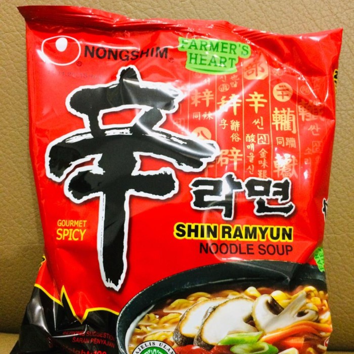 

pasta-aneka- nong shim shin ramyun spicy mushroom 120gr -aneka-pasta.