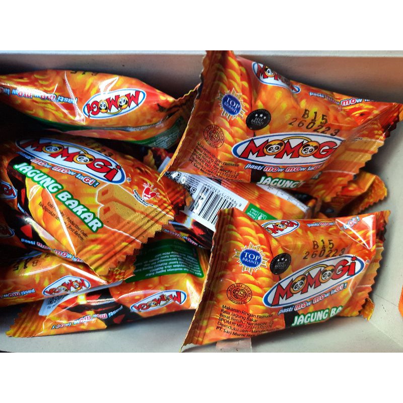 SNACK CEMILAN ASIN MOMOGI RASA JAGUNG BAKAR 5g ISI 20 BUNGKUS