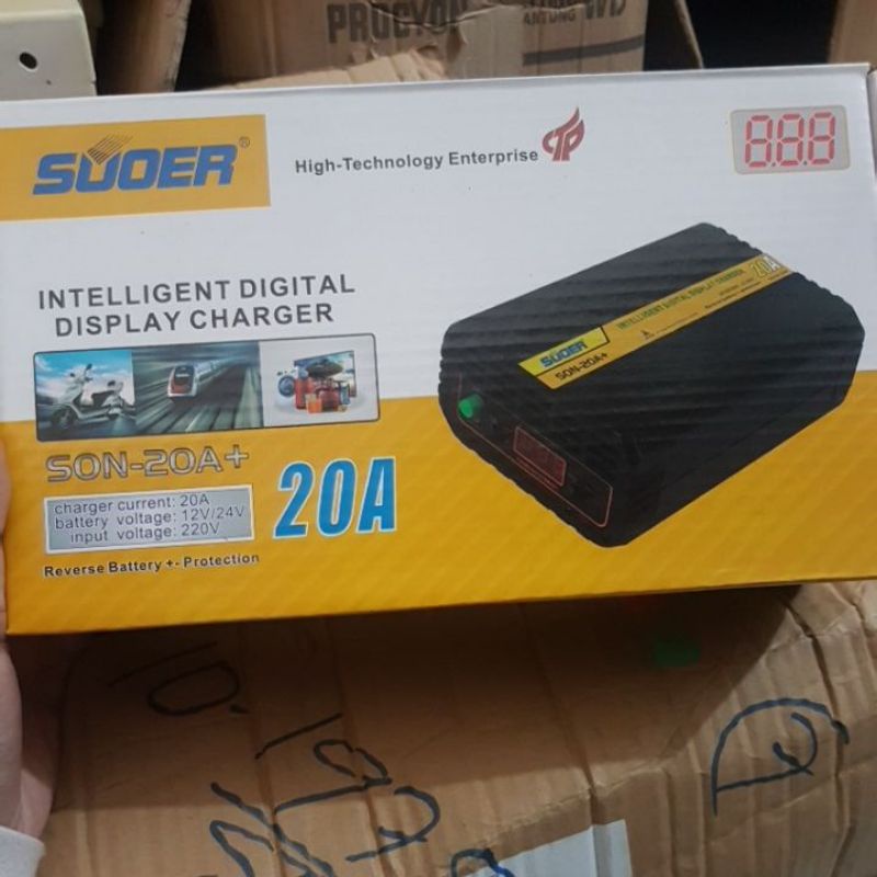 suoer charger accu 20A