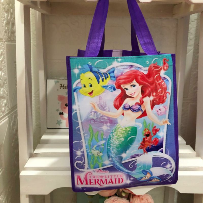 

Tas Tenteng Spunbond Full Mermaid