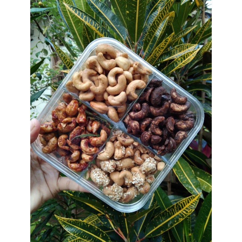 

KACANG METE 4IN1 4 RASA HERDIYON METE WONOGIRI 500gr coklat wijen ORI pedas manis