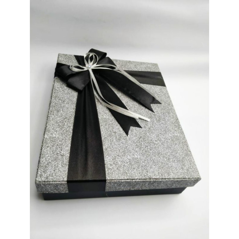 

RB giftbox / kotak kado/ box buku /kotak hampers 17x22x5