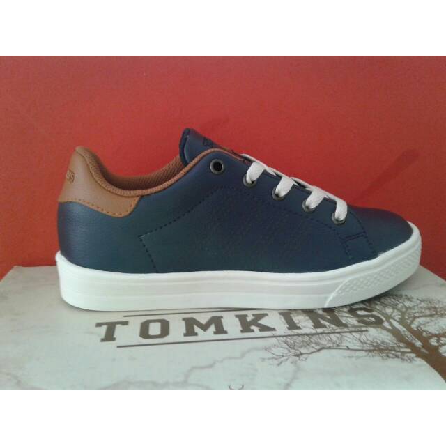 Sepatu tomkins GIANT untuk anak remaja laki-laki ukuran 33-38