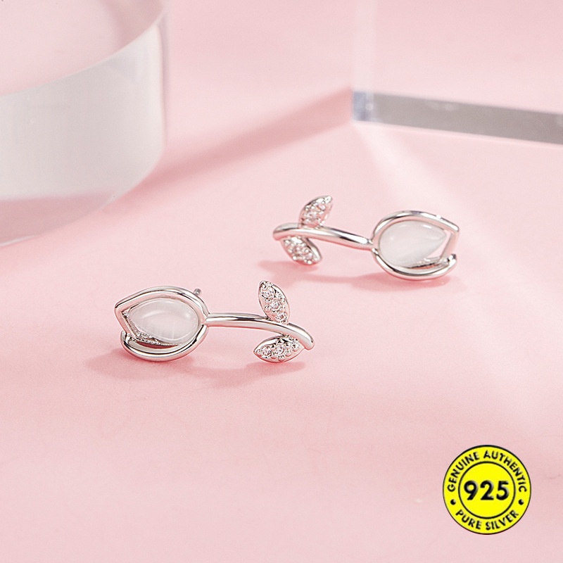 Anting Bentuk Tulip Bahan Alloy Warna Silver Anti Air Dan Alergi Untuk Wanita