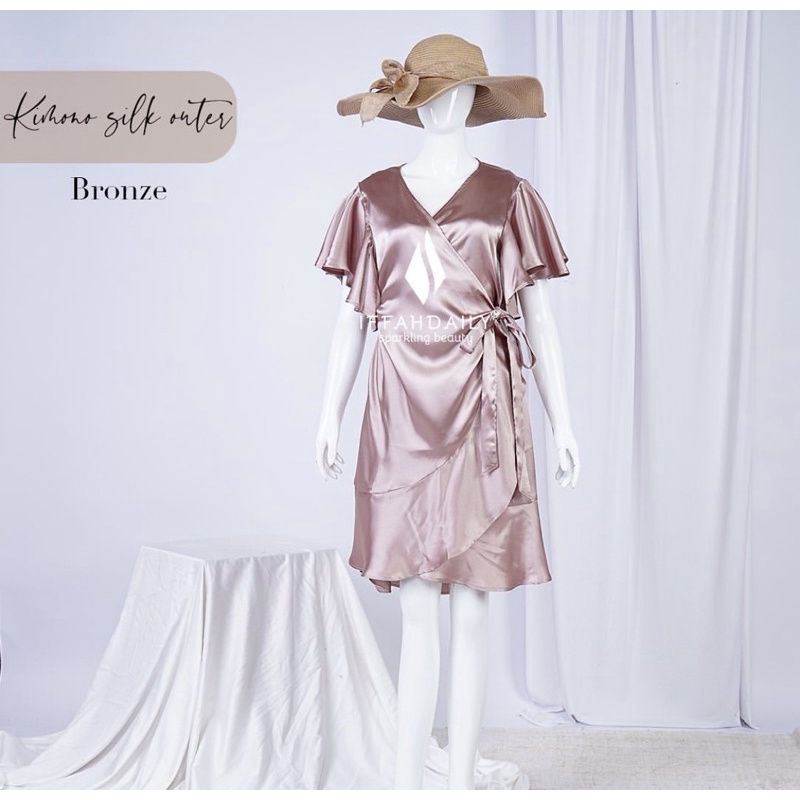 Kimono silk Outer by iffah dailywear