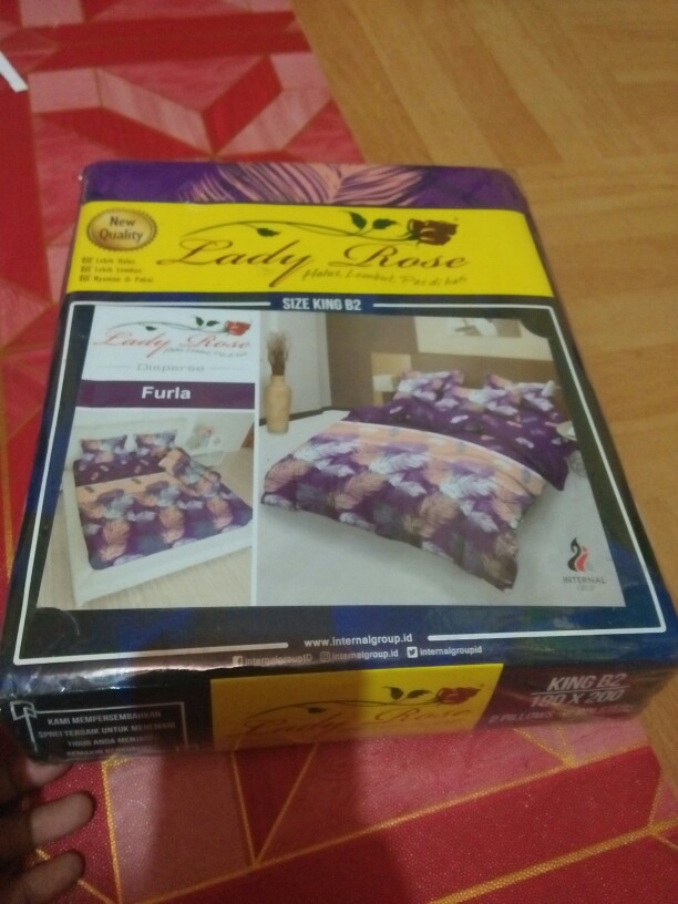 Sprei Lady Rose Uk. King (180x200) Dan Uk. Queen (160x200) Motif Bunga Bunga Kombinasi