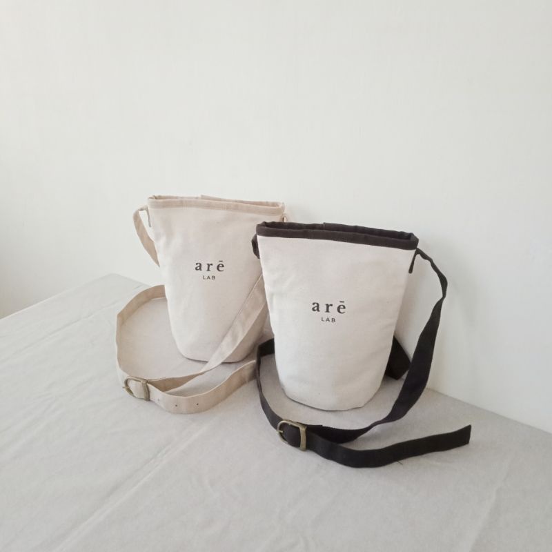 SASHA BAG (S) | SLING BAG CANVAS | arē