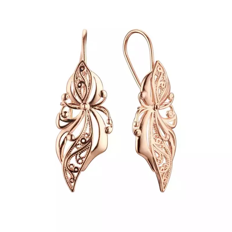 Anting Tusuk Gantung Wanita Desain Daun Metalik Hollow Hypoallergenic Untuk Hadiah