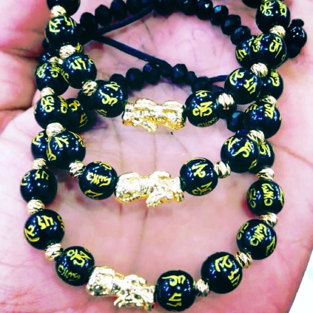 Gelang pixui mantra