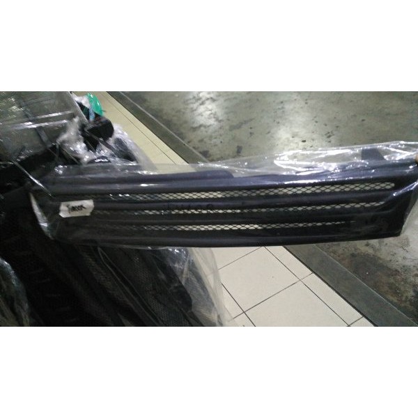 Grill racing timor model garis elegan