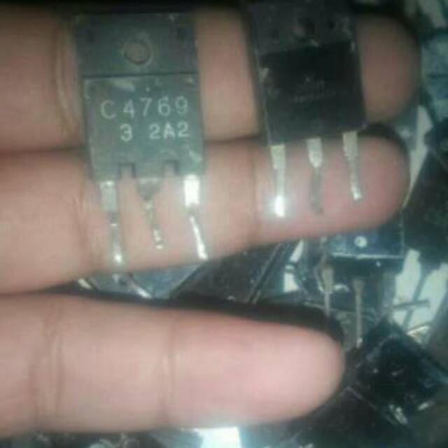 Transistor horizontal cabutan kaki pendek