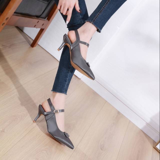 SEPATU SEPATU HIGH HEELS SEPATU HAK  TINGGI SEPATU WANITA  SEPATU TALI BELAKANG WANITA CHANEL