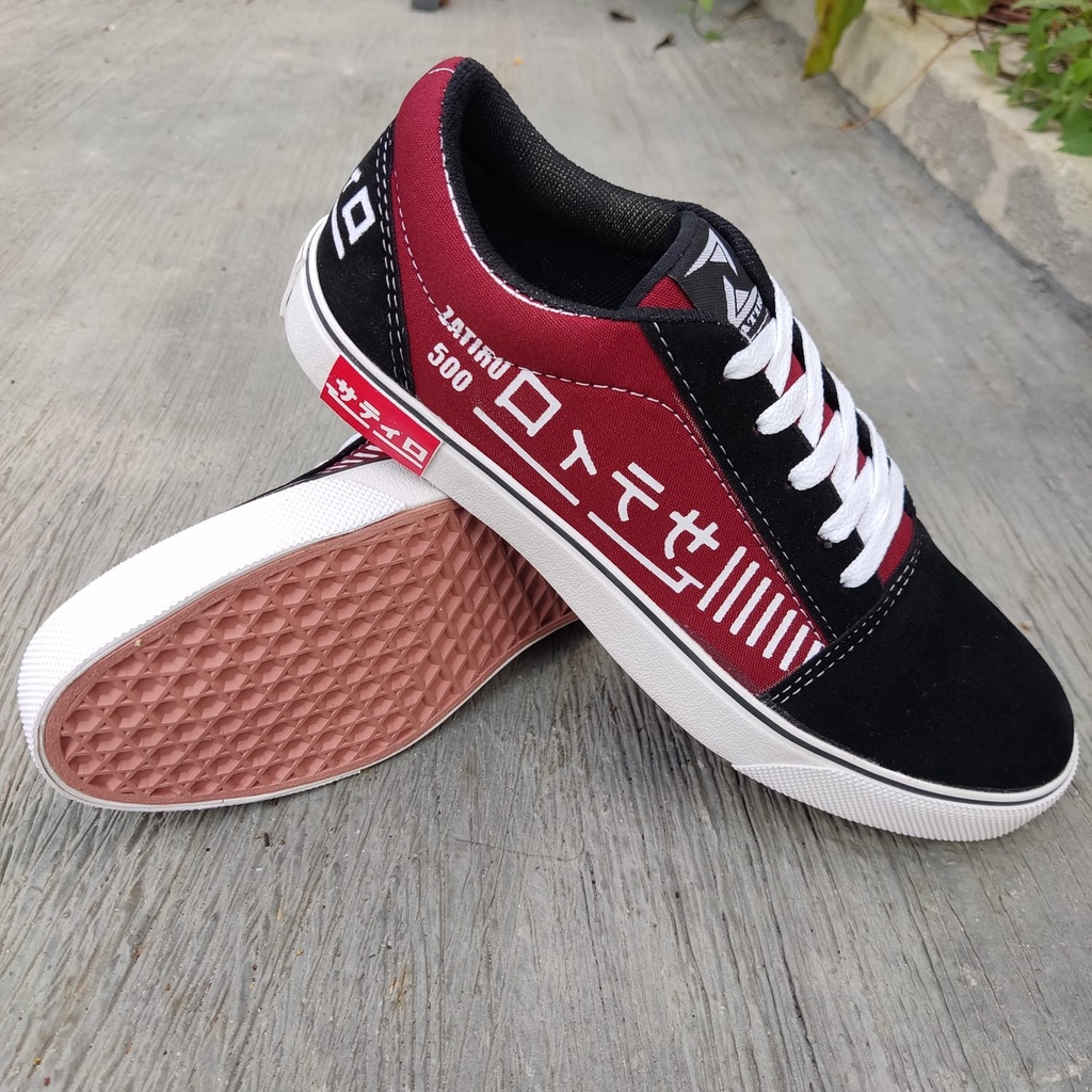 Sepatu Sneakers Unisex putih pria kets Casual Santai Jalan Traveling spatu hitam putih gaya sporty kasual brand lokal murah