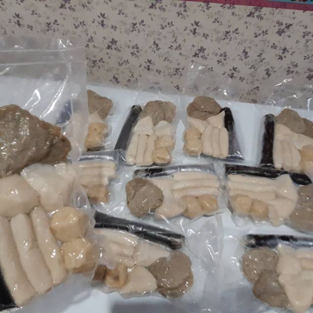 

Pempek campur isi 10
