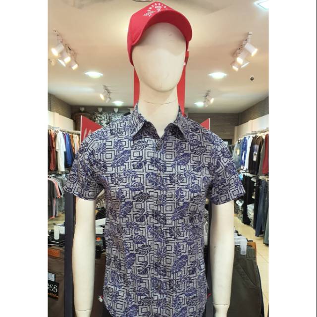 Kemeja batik slim fit CRESSIDA
