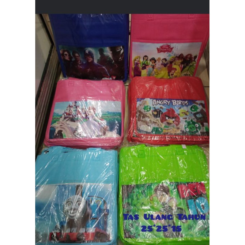 

Tas Ulang Tahun Kartun 25*25*15 pack (12pcs)