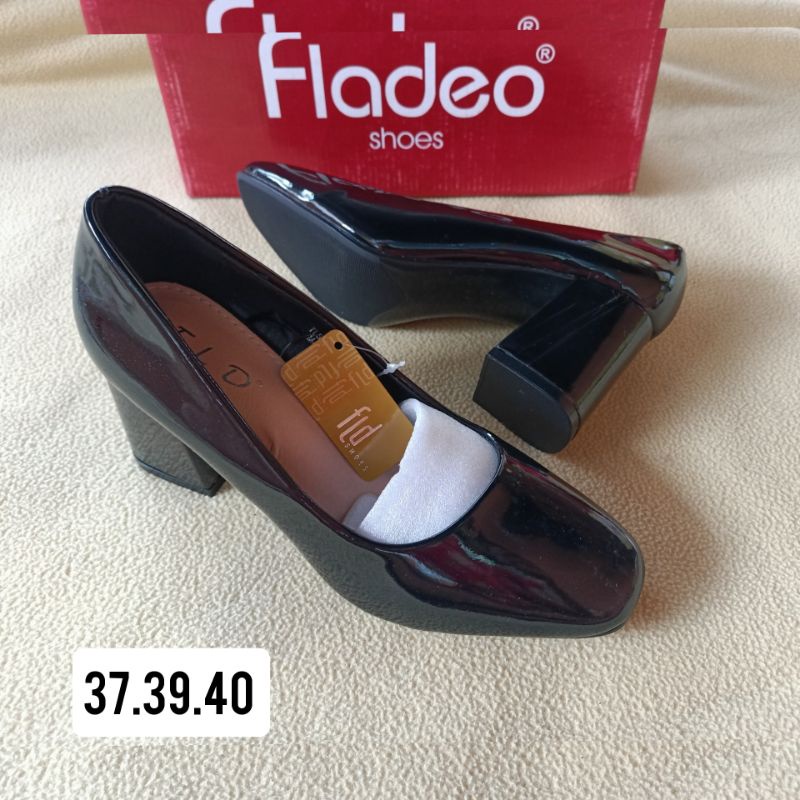 HEELS 7 CM  HITAM GLOSY