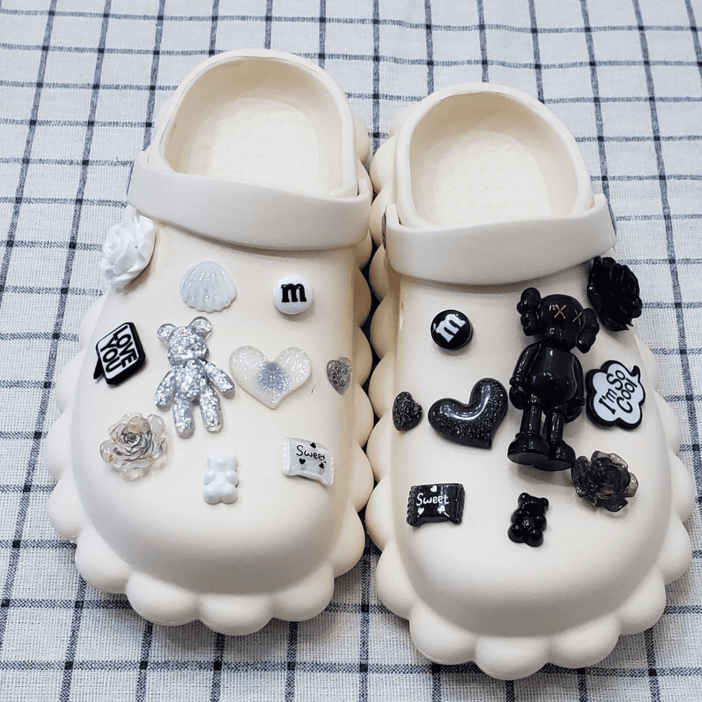 ✨shinyDIY✨Crocs jibbitz: aksesori cantik untuk sepatumu❤️Crocs Jibbitz 19pcs Aksesoris Sepatu Charm Winnie the Pooh-crocs jibbitz / Button crocs / Charm / DIY