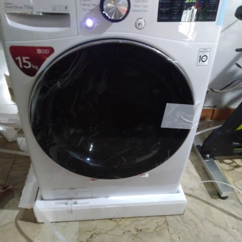 LG MESIN CUCI FRONT LOADING 15 KG F2515STGW