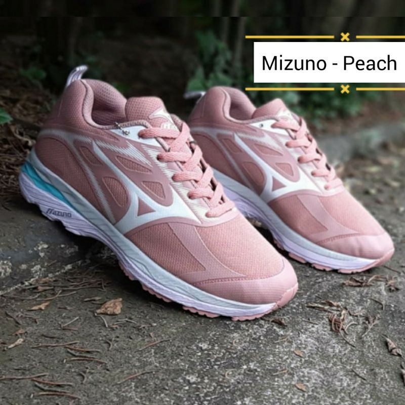 Sepatu Mizuno.women olahraga ringan wanita peach