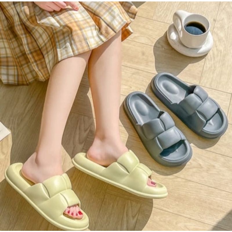 Sandal slop model terbaru bantal Empuk, Elegan