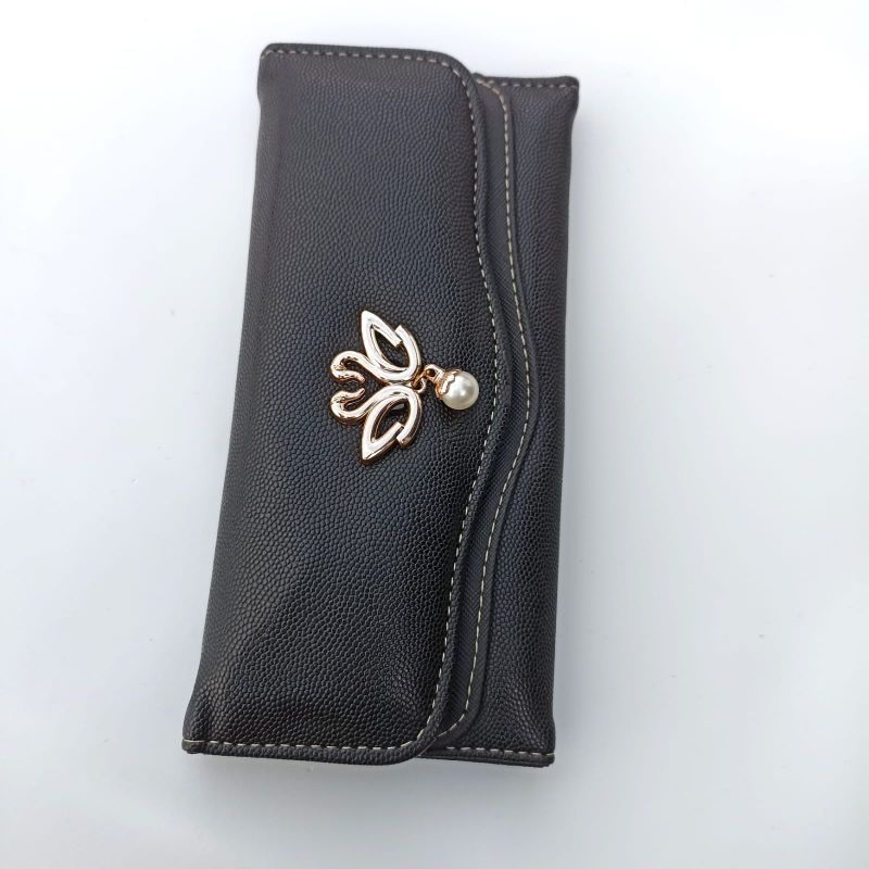 dompet wanita panjang