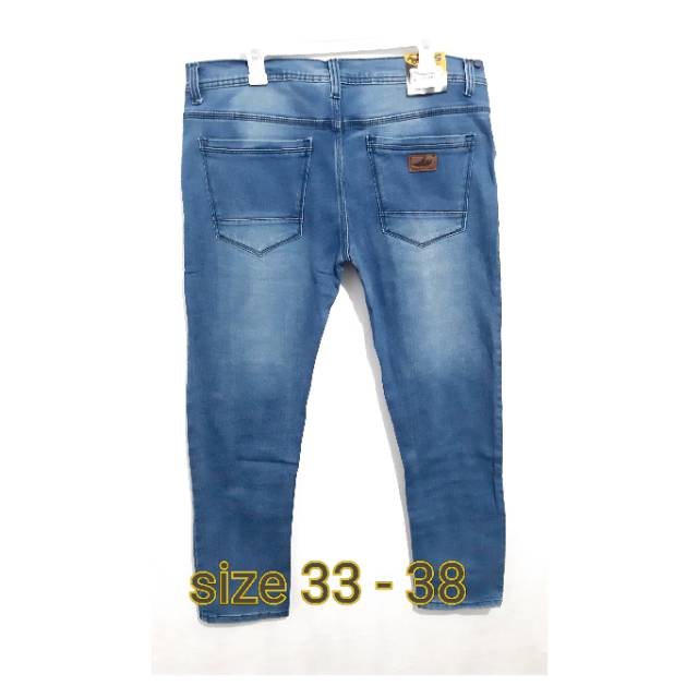 Celana Jeans Hitam Pekat Stret