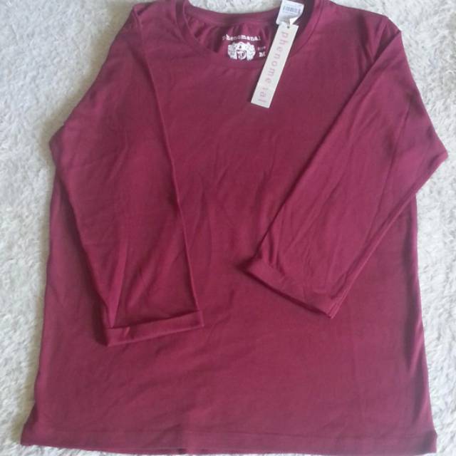 Kaos wanita phenomenal