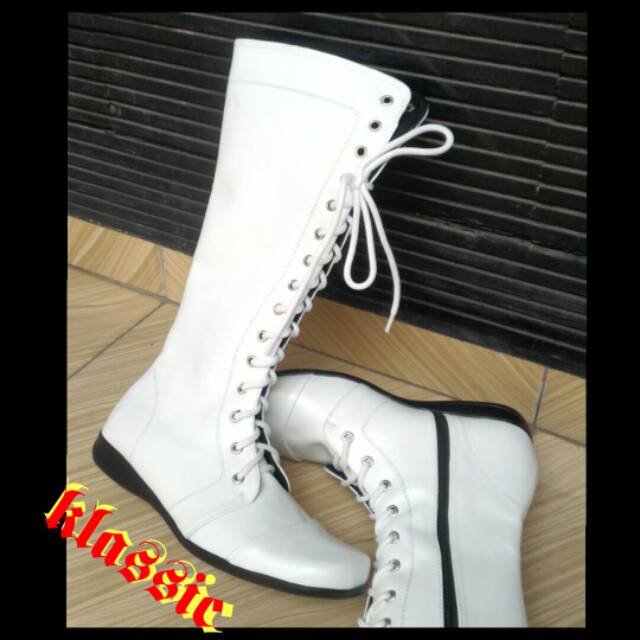 Sepatu boots wanita/NB datar