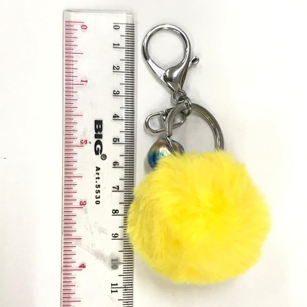 1 BUAH - 10.5 CM GANTUNGAN KUNCI POMPOM BULU HALUS