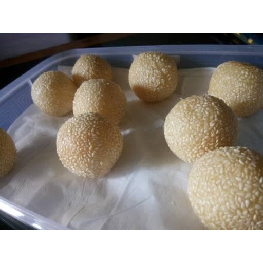 

Kue jajanan Tradisional Onde onde isi kacang hijau