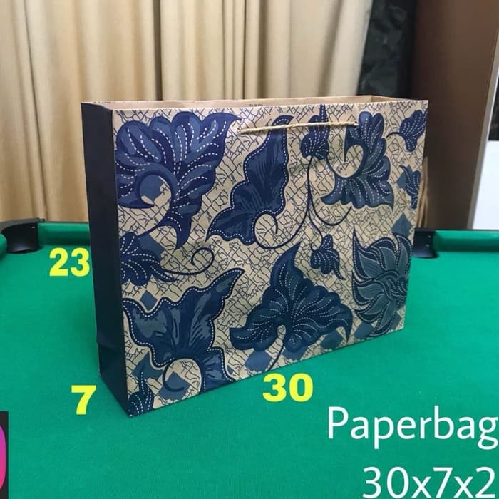 

PAPERBAG MOTIF BATIK BIRU UK 30X7X23 / GOODIEBAG MOTIF BATIK MIN ORDER 20PCS KELIPATAN ORDER 20PCS