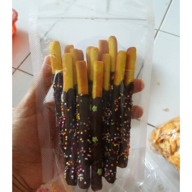 

Stik coklat kemasan pouch
