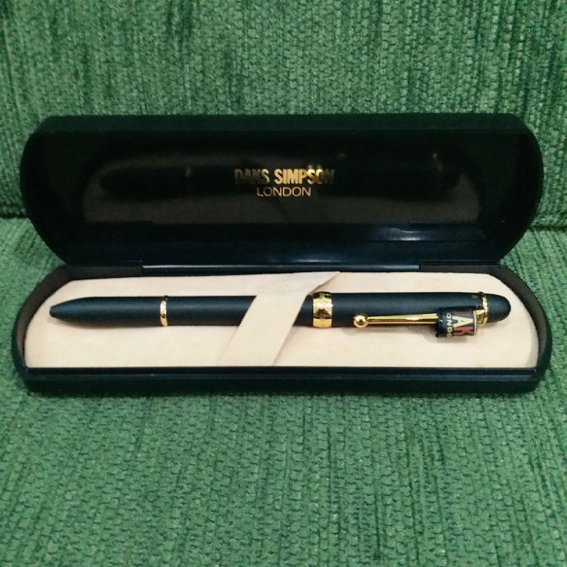 

Preloved DAKS SIMPSON LONDON 3 in 1 Pen